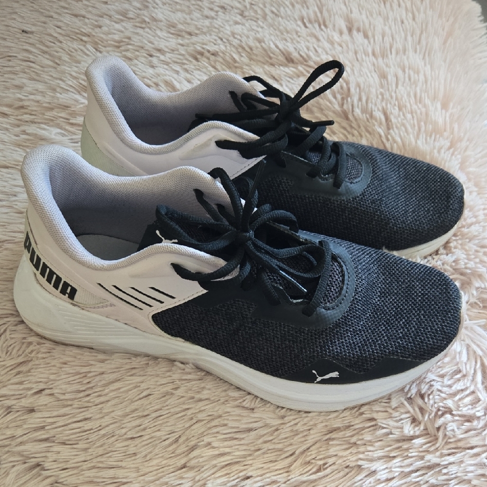 Puma Women’s Black & Light Pink Disperse XT2 Running Shoes size 10